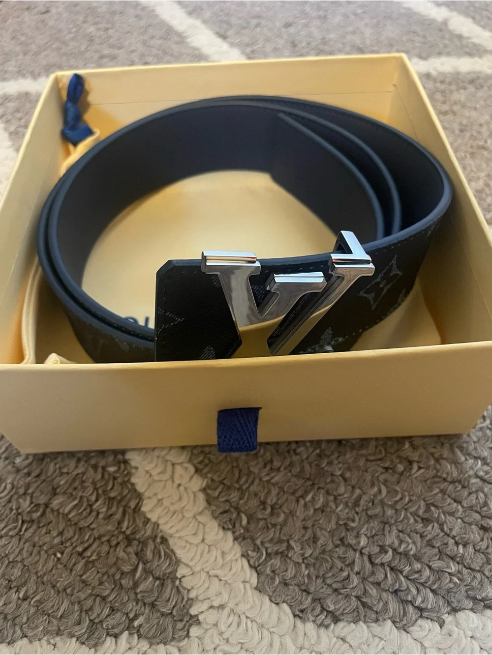 Louis Vuitton Men’s Monogram LV Buckle Belt in Black and Gray SEND OFFERS